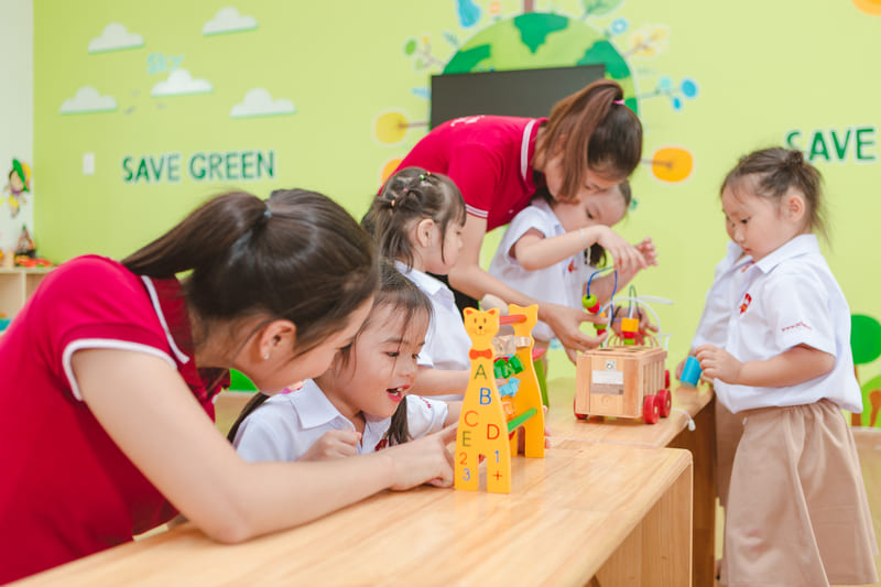 Các phương pháp giáo dục sớm - Montessori