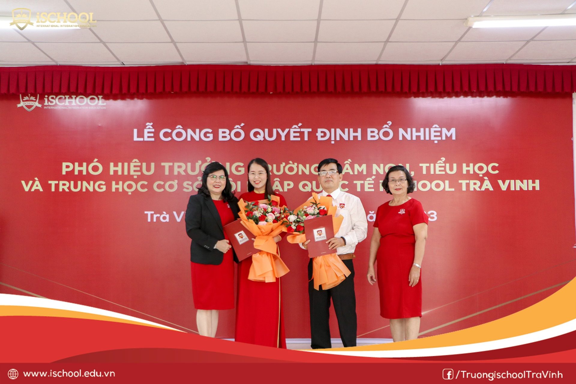 ThS Đào Thị Hồng Vân – Ban giám hiệu nhà trường gửi bó hoa tươi thắm chúc mừng đến ThS Khiêu Thị Huỳnh Như và Thầy Huỳnh Văn Tốt