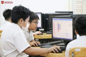 Tại iSchool Sóc Trăng, học sinh được sớm tiếp cận với công nghệ