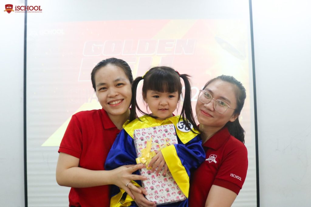 iSer Hồ Ngọc Minh Khuê đạt giải Nhất trong cuộc thi Golden bell challenge khối Kindy 4