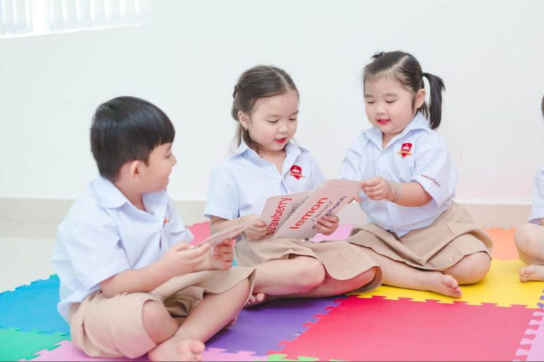 Lợi ích khi rèn kỹ năng giao tiếp cho trẻ mầm non