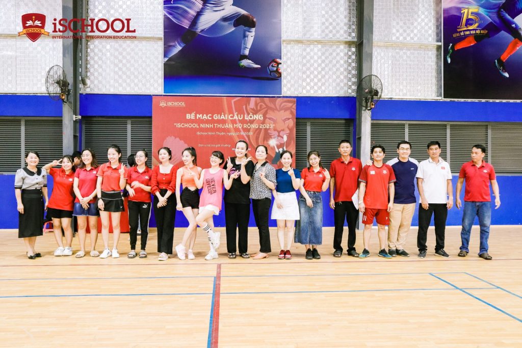 giai-dau-cau-long-ischool-ninh-thuan-2023