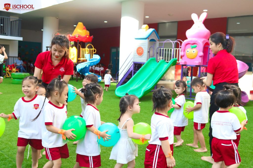 Tạo tinh thần đoàn kết khi tham gia các trò chơi tập thể