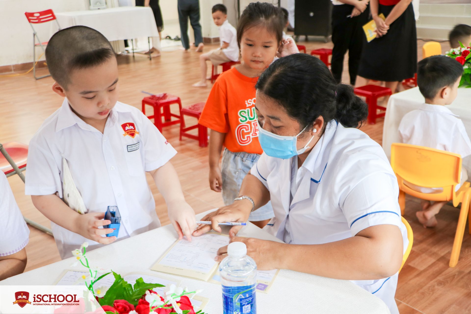 Khám sức khỏe cho học sinh tại iSchool Trà Vinh