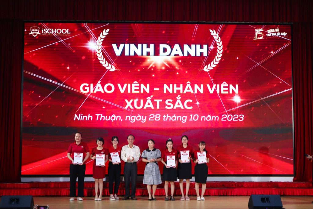 Vinh danh giáo viên xuất sắc tháng 10.2023 của khối mầm non