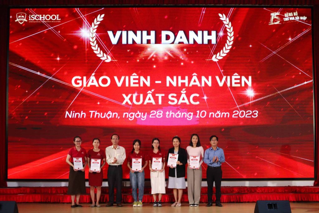 Khối Trung học