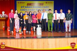 THPT Việt Nhật: Tuyên truyền phòng cháy chữa cháy & thực hành sử dụng bình chữa cháy