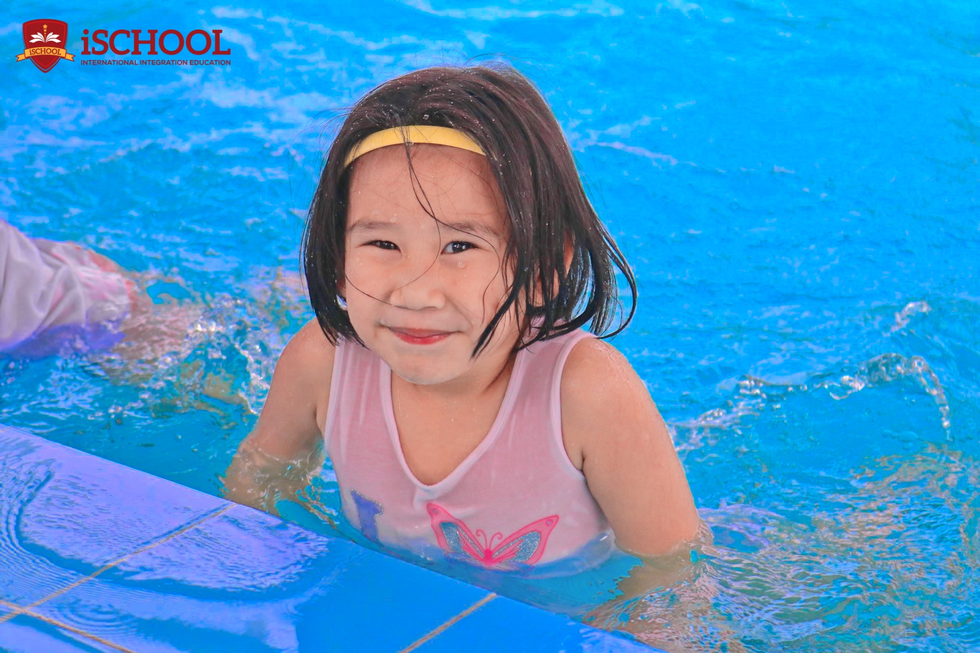 Bơi lội giúp cho trẻ em có nhiều niềm vui, giải tỏa căng thẳng và mệt mỏi rất tốt