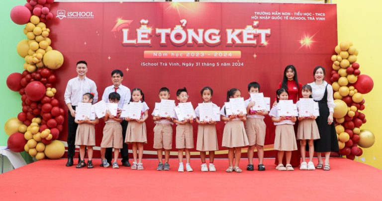 tiết mục khai mạc lễ tổng kết ischool trà vinh