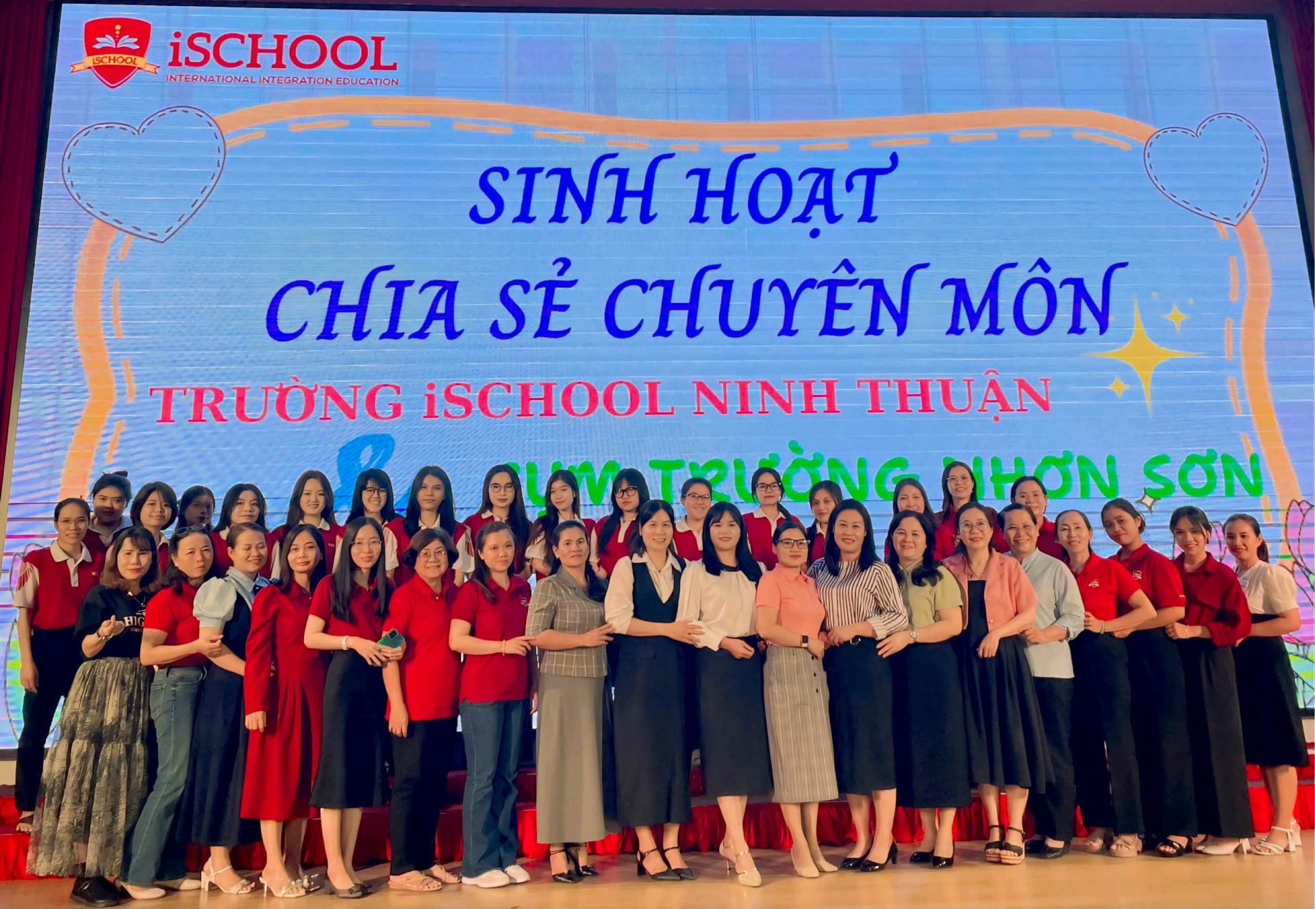 iSchool Ninh Thuận tổ chức sinh hoạt chia sẻ chuyên môn