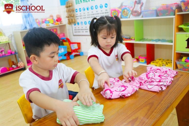 Kỹ năng sống cho trẻ mầm non - Kỹ năng sắp xếp đồ đạc