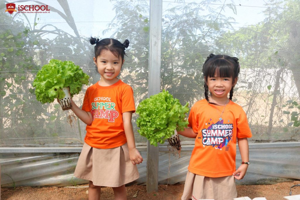 Hóa thân thành "Nông dân nhí" tại Huyền Vy Farm – Học cách trân trọng thực phẩm sạch
