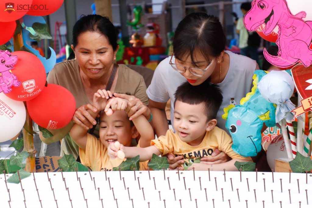 Ngày hội gia đình “Khủng long” – Gắn kết yêu thương cùng iSchool Ninh Thuận