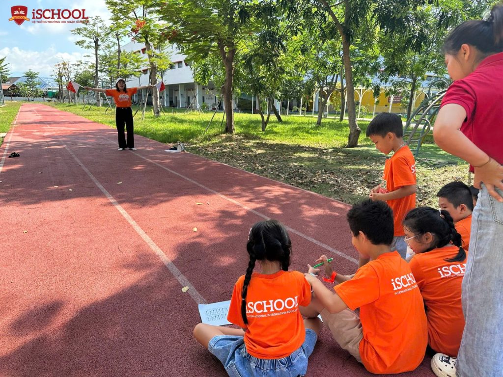 Bay Cao Cùng Hè iSchool – Mạnh Dạn, Tự Tin, Tỏa Sáng