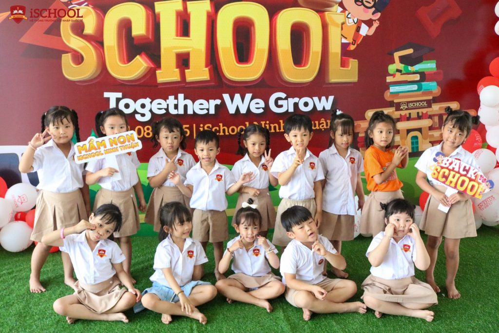 KHỐI MẦM NON – NHỮNG BƯỚC CHÂN BÉ NHỎ NGẬP TRÀN YÊU THƯƠNG KHƠI ĐẦU CHO HÀNH TRÌNH ĐỒNG HÀNH VƯƠN XA