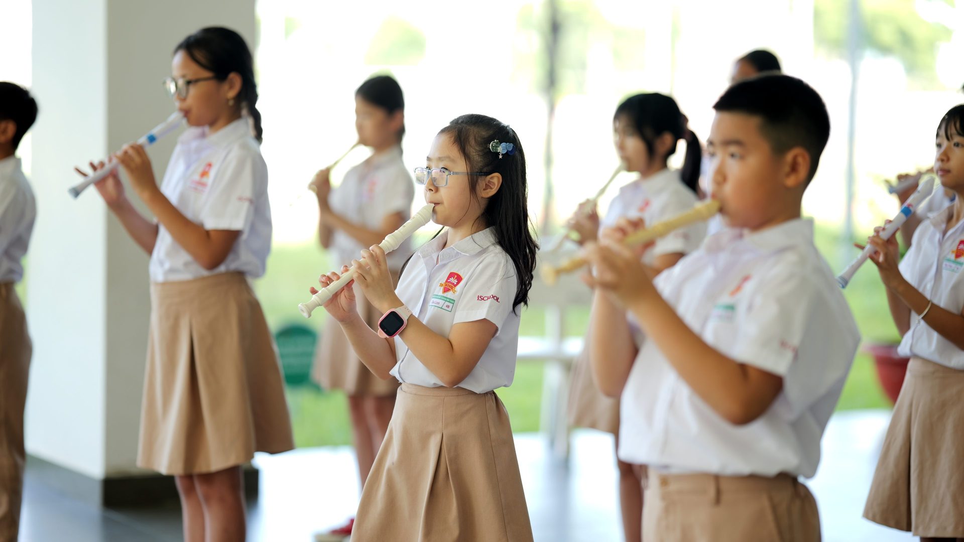 Hành Trình “Cháy” Hết Mình Của iSchool Ninh Thuận Tại Amazing Performances 2025 – 2026