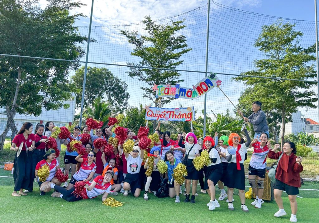 co-vu-tai-hoi-thao-chao-mung-nha-giao-viet-nam