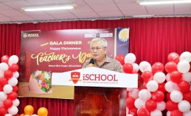 Hieu-truong-on-lai-truyen-thong-tri-an-nha-giao-viet-nam