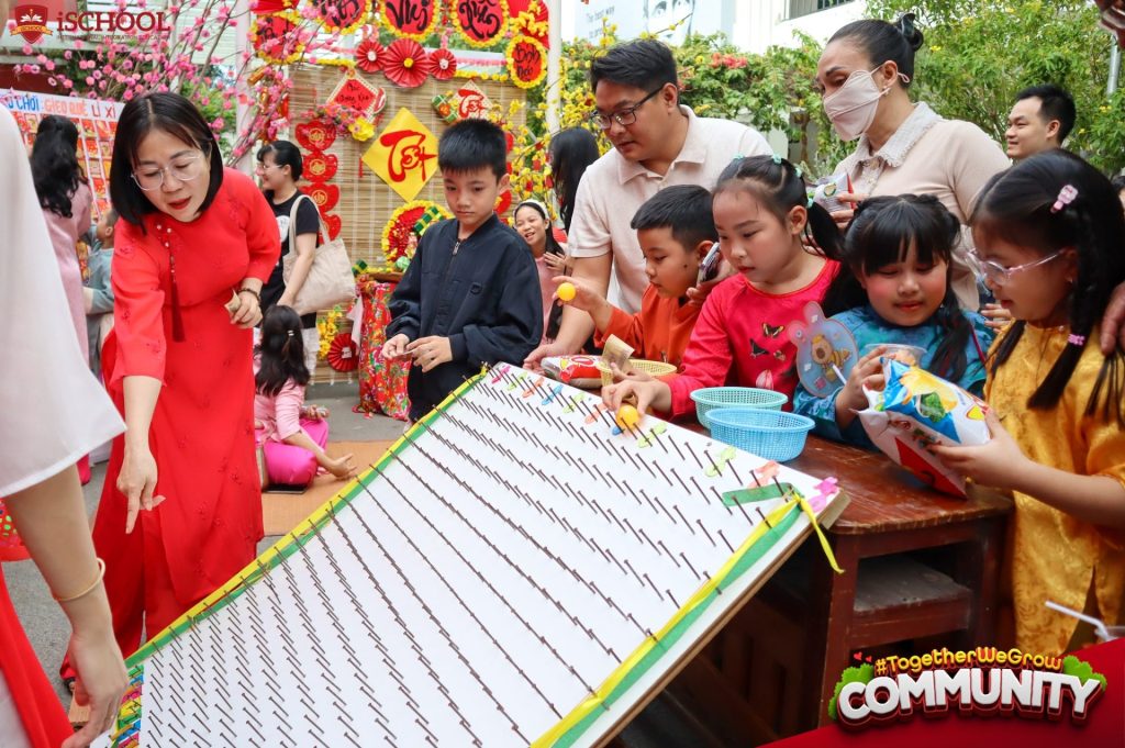 Gian hàng ngày Tết tại Lễ hội Xuân iSchool Ninh Thuận