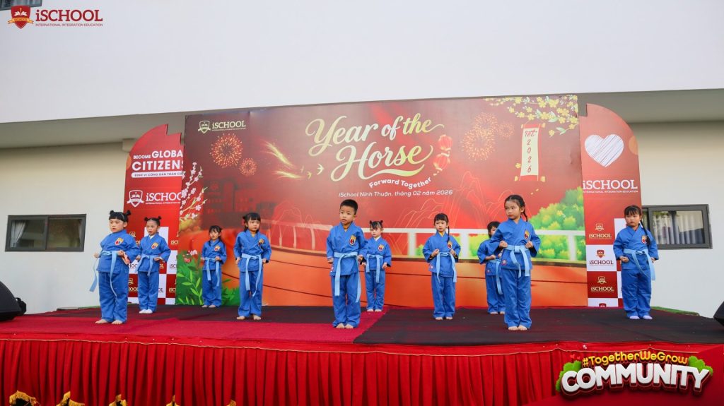 võ nhạc tại sự kiện Xuân Bính Ngọ 2026 iSchool Ninh Thuận