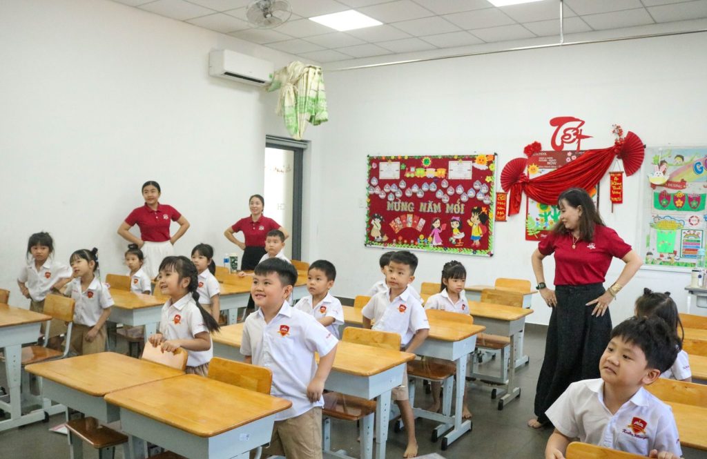 Dấu hiệu đầu tiên cho thấy trẻ đã sẵn sàng vào lớp 1