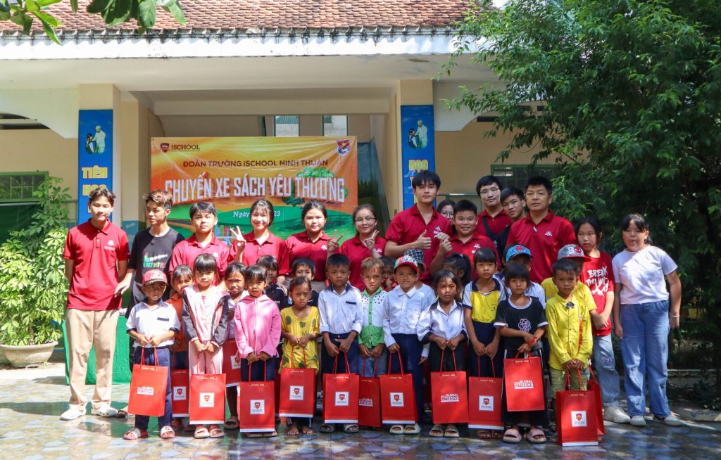 Chuyến thiện nguyện sách yêu thương của iSers Ninh Thuận