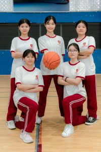 Đội bóng rổ nữ của trường iSchool Ninh Thuận