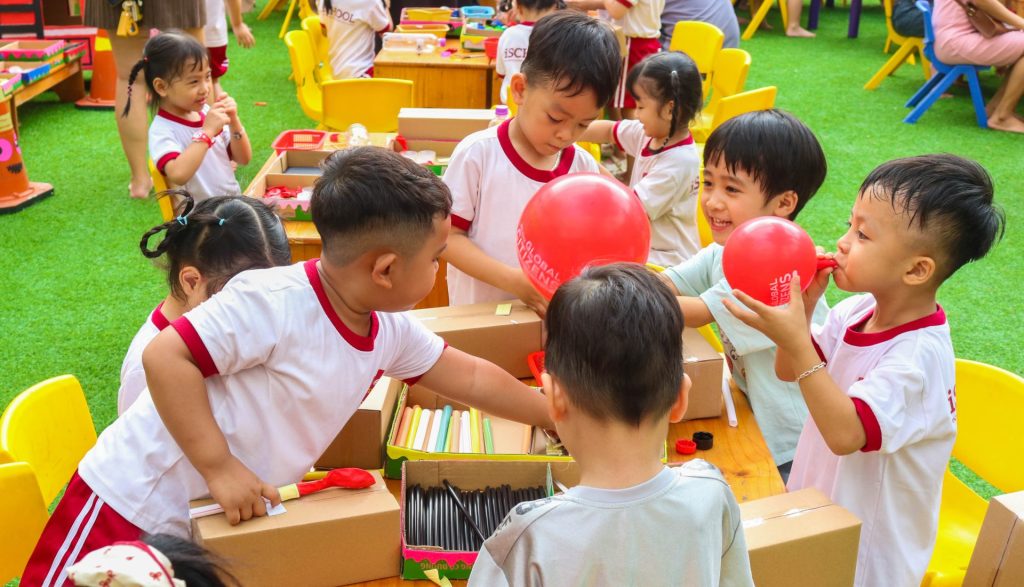 Science day 2026 - Trạm Kindy 3: Gian Bách hóa gia dụng – sáng tạo máy rót nước, quạt mini, ống heo