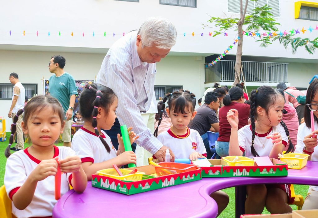 Science day - Trạm Kindy 5: Khám phá thế giới tên lửa với nhiều mô hình thú vị