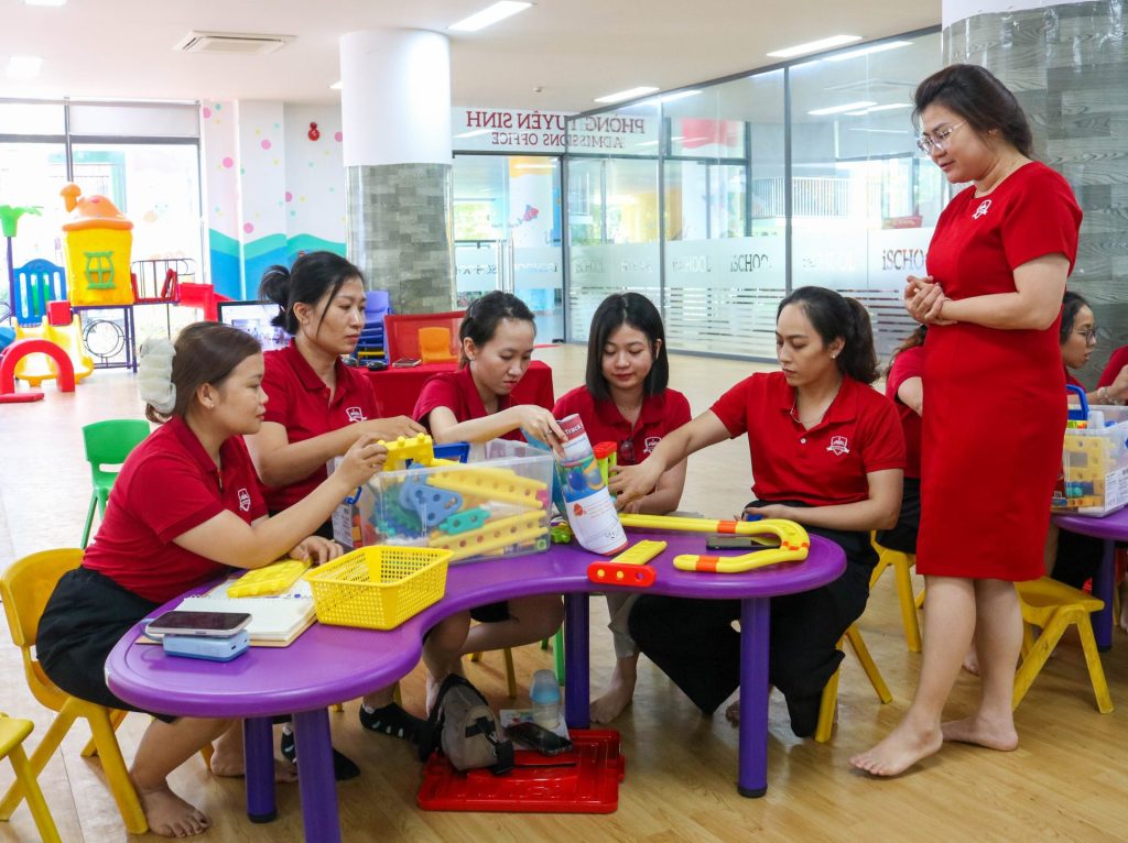Buổi tập huấn STEAM dành cho đội ngũ giáo viên trường Mầm non iSchool Ninh Thuận trước thềm năm học mới